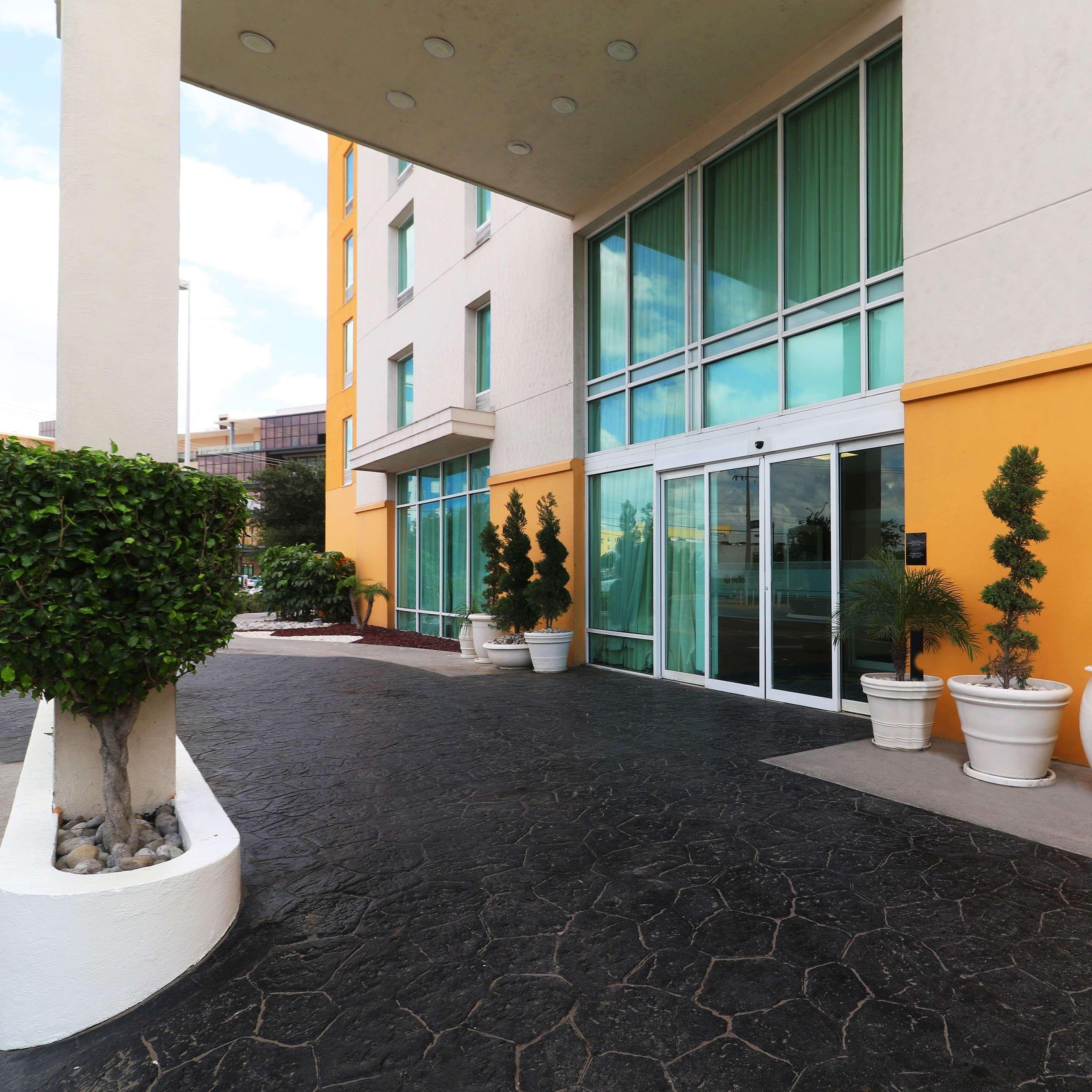 Отель Hampton By Hilton Reynosa Zona Industrial Экстерьер фото