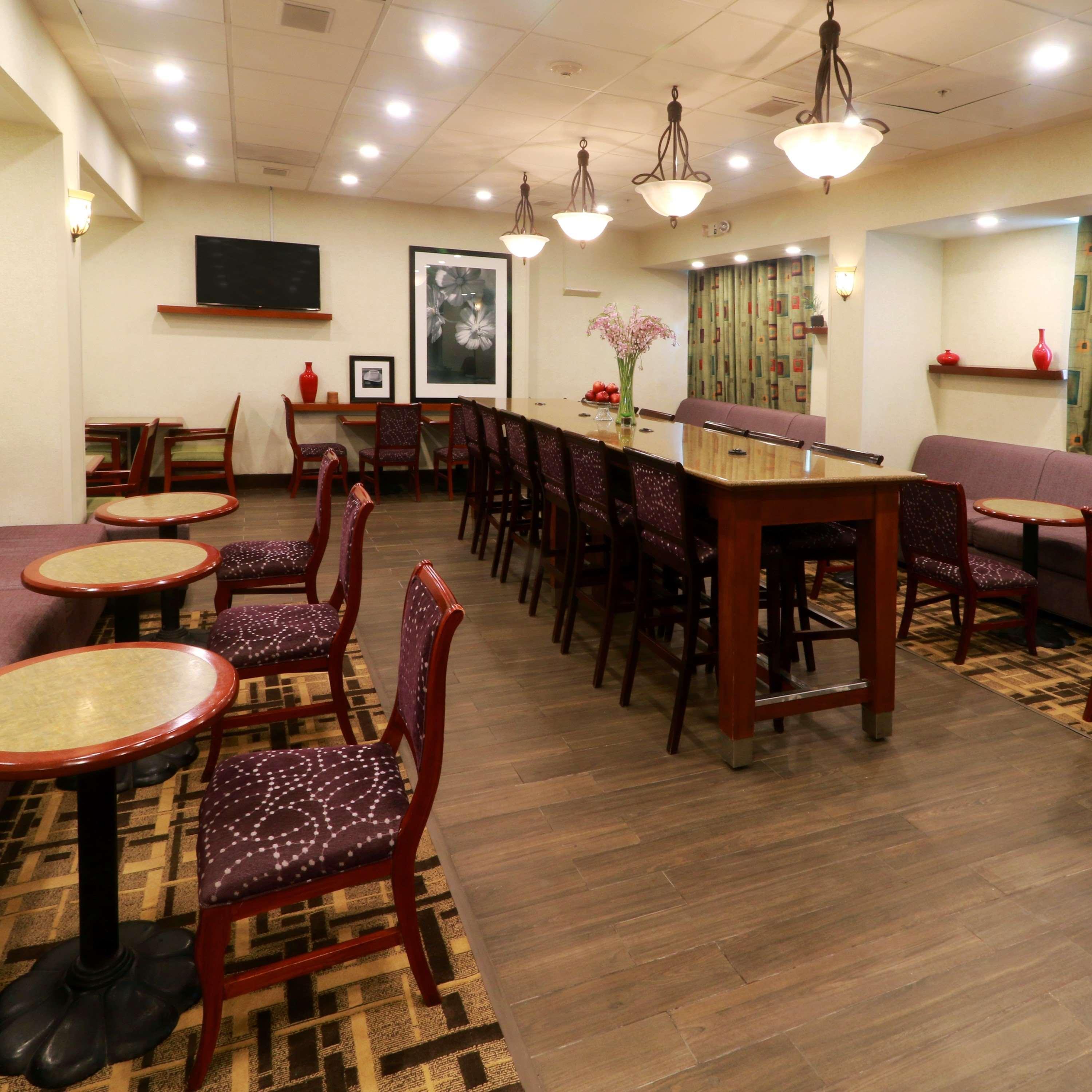 Отель Hampton By Hilton Reynosa Zona Industrial Экстерьер фото