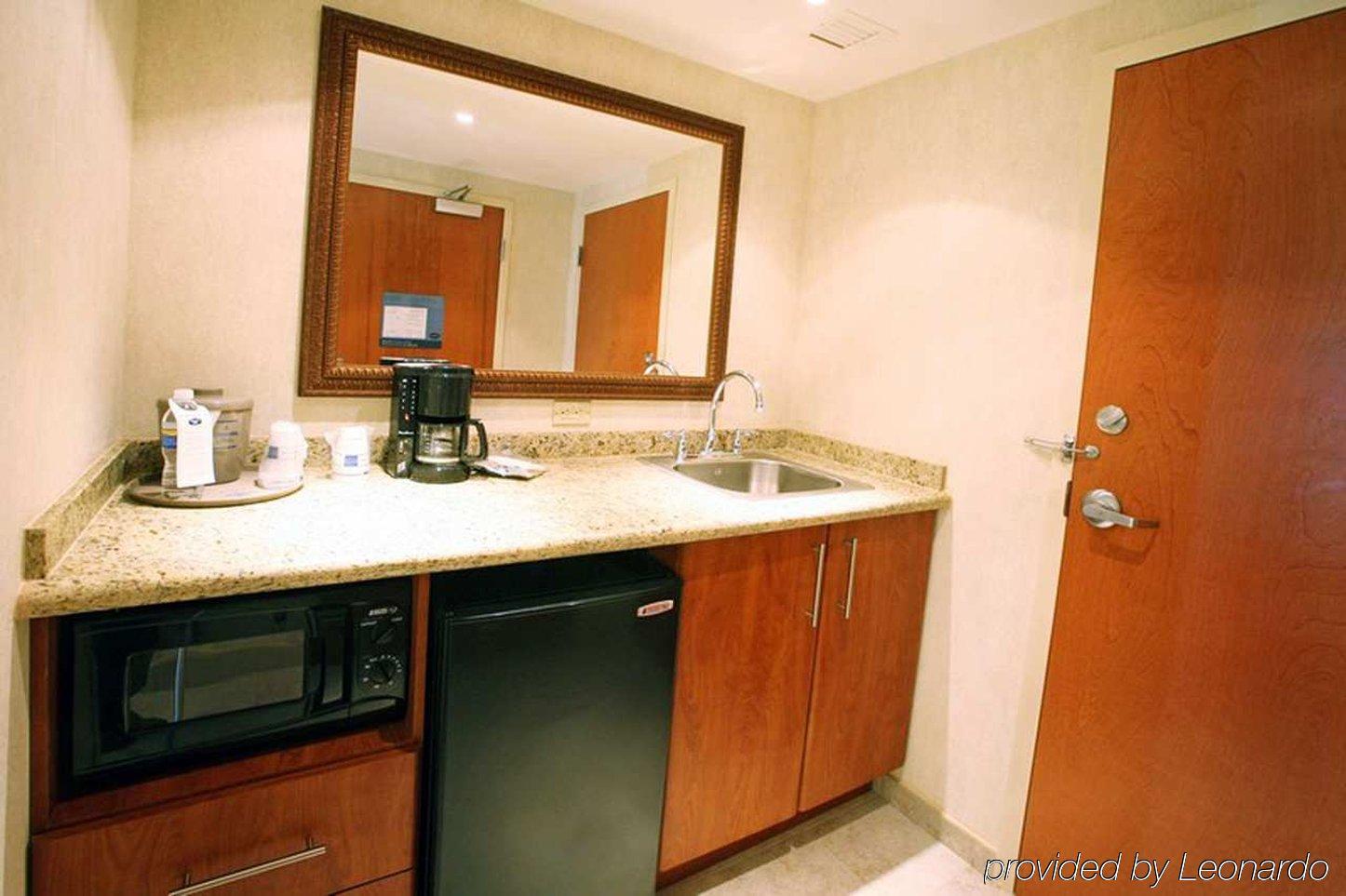 Отель Hampton By Hilton Reynosa Zona Industrial Номер фото