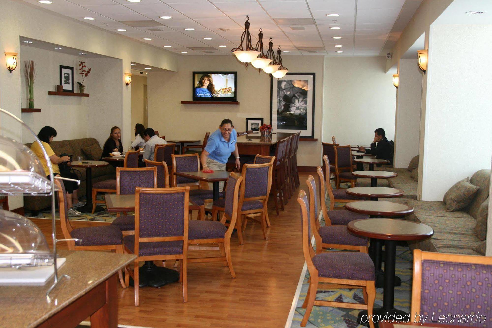 Отель Hampton By Hilton Reynosa Zona Industrial Экстерьер фото